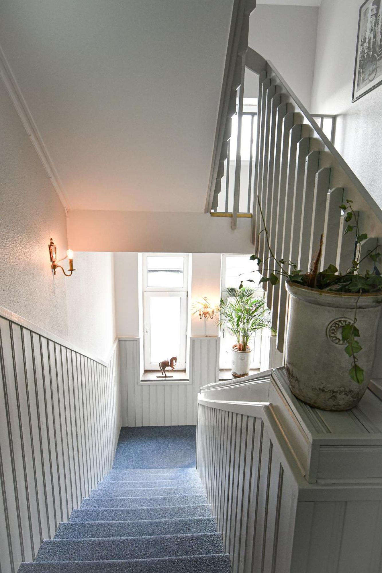 Prins Carl Ystad Luaran gambar